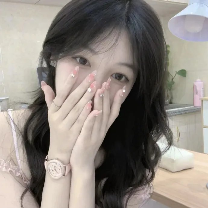 以泥为妆
